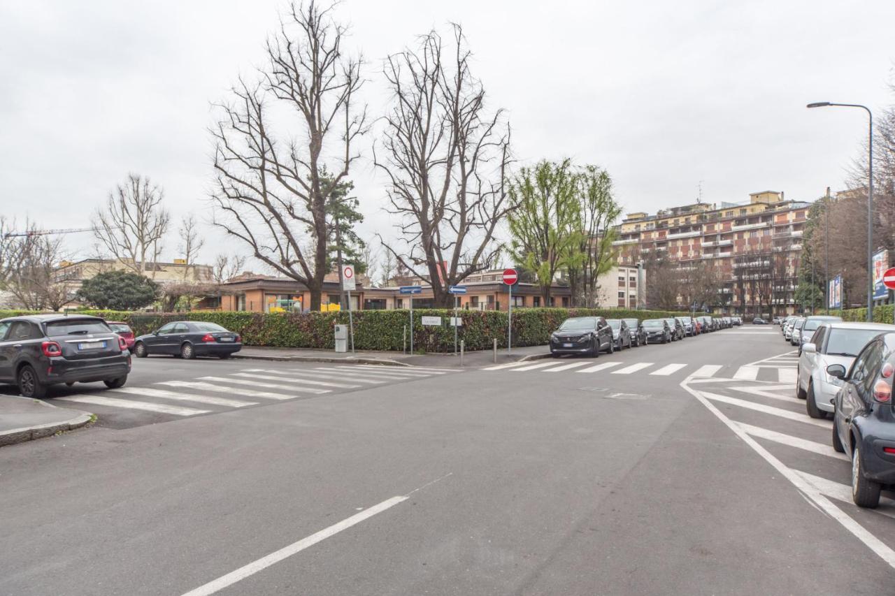 Apartment Easylife - Lussuoso Trilocale Con Balcone E Vasca Idromassaggio In Zona Barona